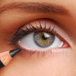 Summer Makeup Tips-Cosmetic pencil.