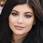 kylie jenner GET ATTRACTIVE LIPS NATURALLY.